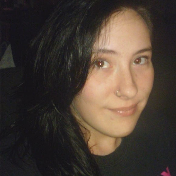 Meet your Posher, Dannielle - Picture 2 of 2