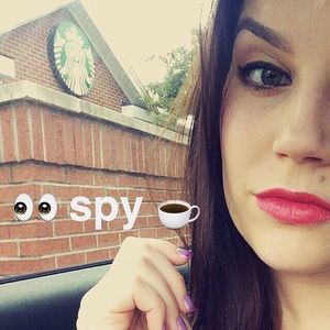 Meet your Posher, Caitlin