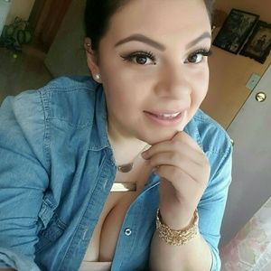 Meet your Posher, Alma