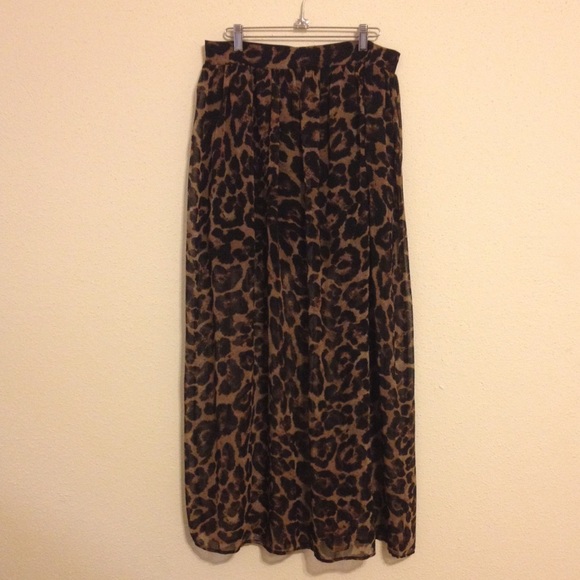 ❗️SOLD❗️Sheer Leopard Skirt - Picture 2 of 3