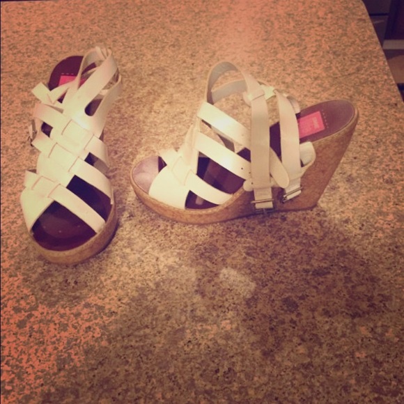 White/Corkscrew Wedges