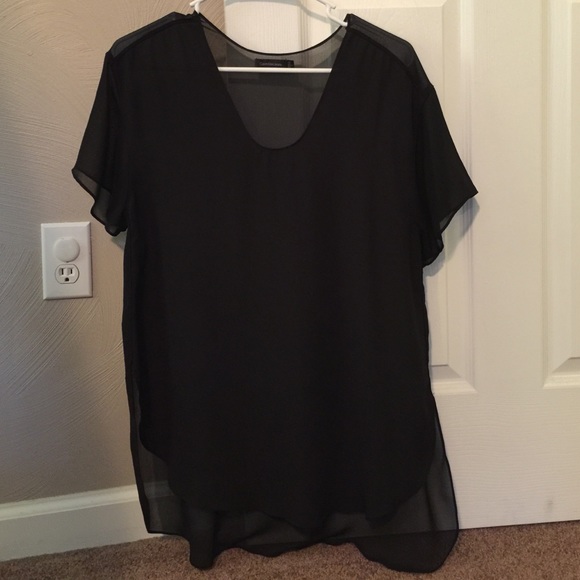 BNWOT black short sleeve top. 100% polyester!❤️