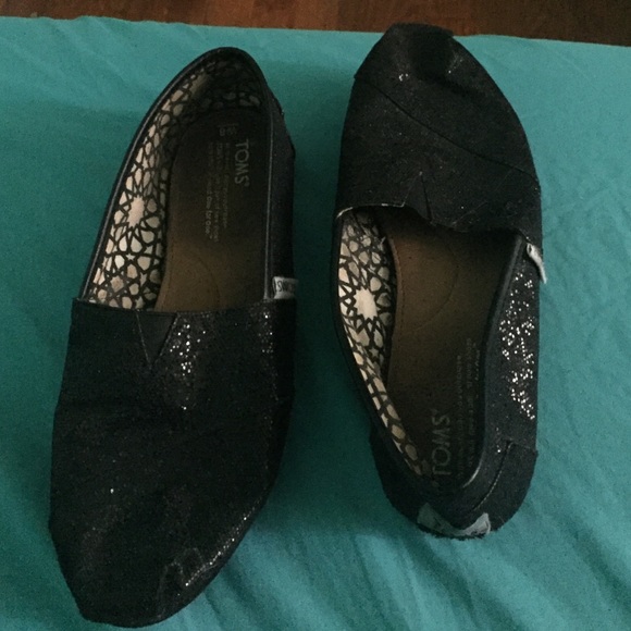 Black sparkle toms