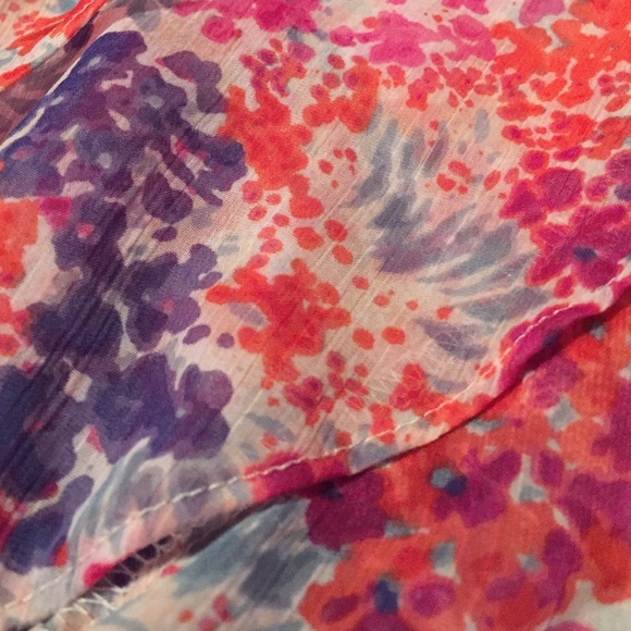 Floral tank. - Picture 3 of 3