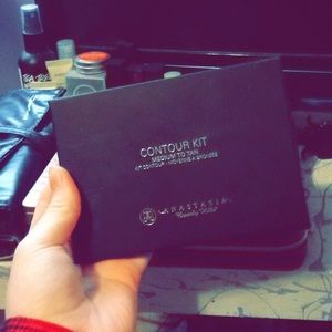 Anastasia Beverly Hills Medium to Tan Contour Kit