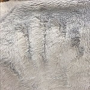 Meet your Posher, Mona