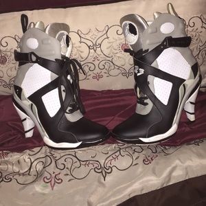 Jordan heel boots