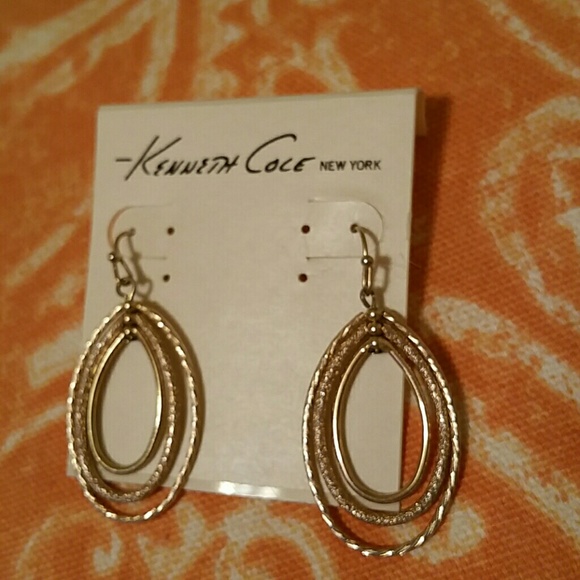 Earrings - Picture 1 of 1