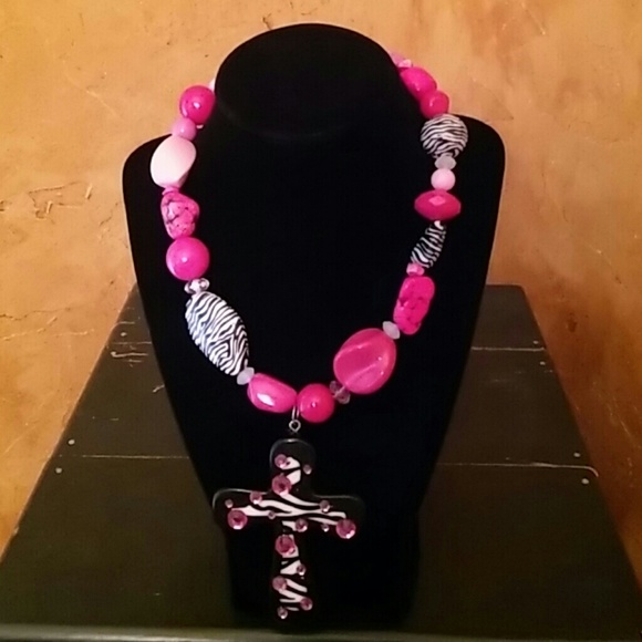 Pink and zebra colors necklace