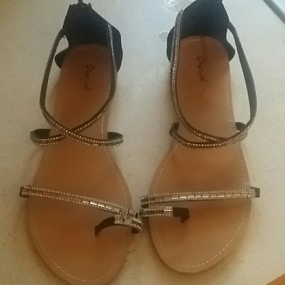 Sandles - Picture 1 of 3