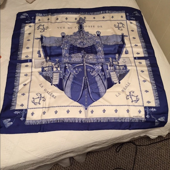 Hèrmes Scarf
