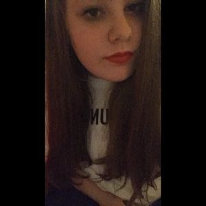 Meet your Posher, Alyssa