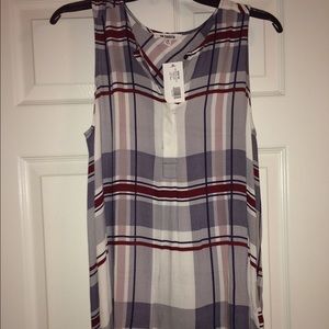 BB Dakota sleeveless top