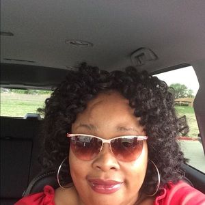 Meet your Posher, Sharon