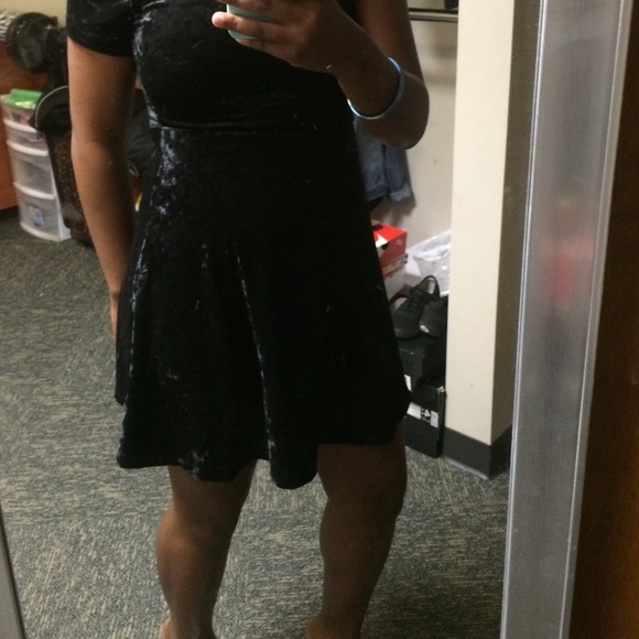 🚫SOLD🚫Forever 21 Velvet babydoll dress sizeSmall - Picture 4 of 4