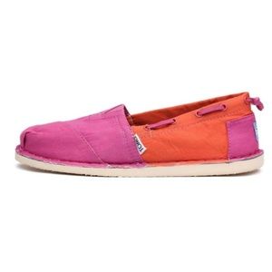Toms pink/orange biminis - size 8.5. NWT with box.