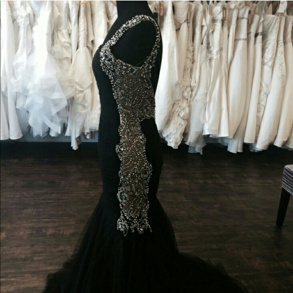 Black sequined formal prom dress - Picture 2 of 4
