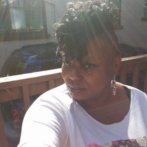 Meet your Posher, Connie