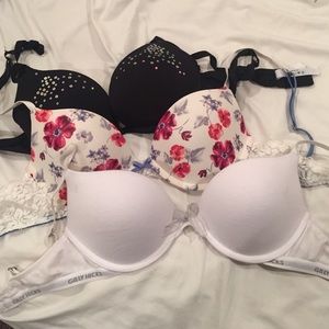 3 Bras!!