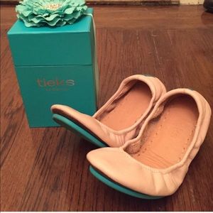 Ballet pink worn once Tieks