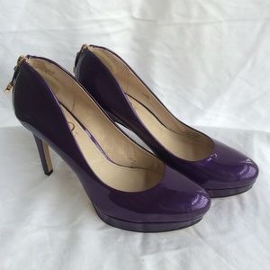 Joan & David heels w back zip detail - size 7.5