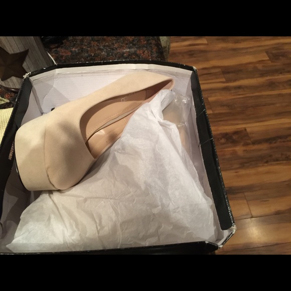 Nude suede high heel stilettos - Picture 3 of 4