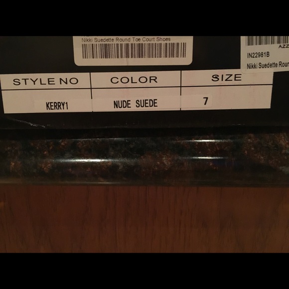 Nude suede high heel stilettos - Picture 4 of 4