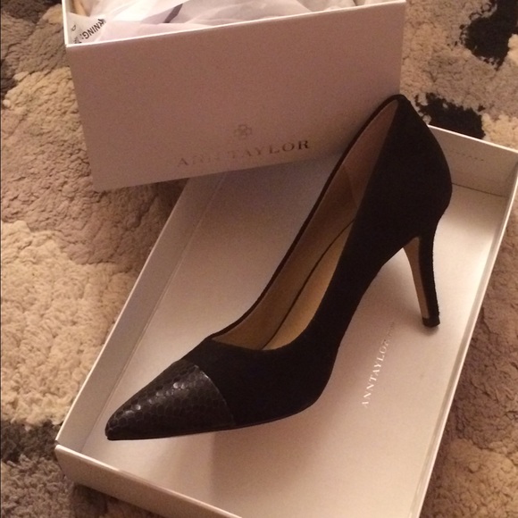 Ann Taylor Black Pumps New in Box size 8