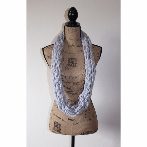 chunky knit infinity scarf - Picture 2 of 3