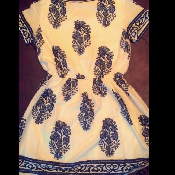 White Dress with Blue Pattern - Picture 2 of 4