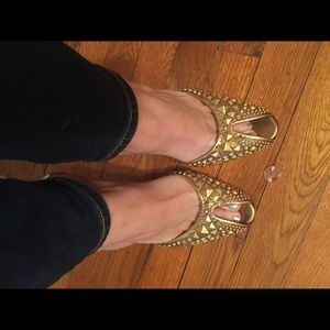 Gucci Women's Gold High Heels size 10b peep toe