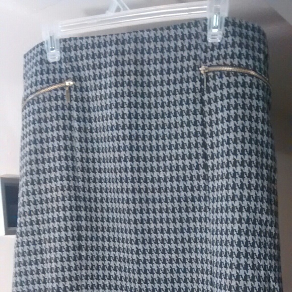 Skirt - Picture 1 of 2