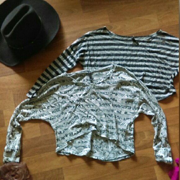 2 cap sleeve crop tops