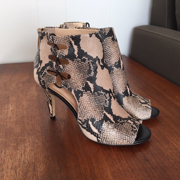 NEW Banana Republic booties