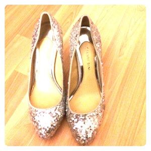 Gianni Bini silver sequined pumps
