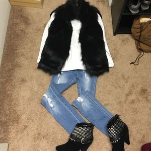 NWOT Faux Fur Vest, Black SO ADORABLE!! 😍🎀