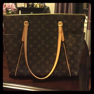 Louis Vuitton Totally MM tote