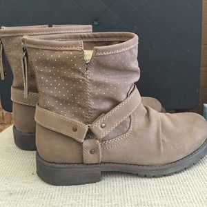 ROXY Taupe, Short Boots w/ small studs