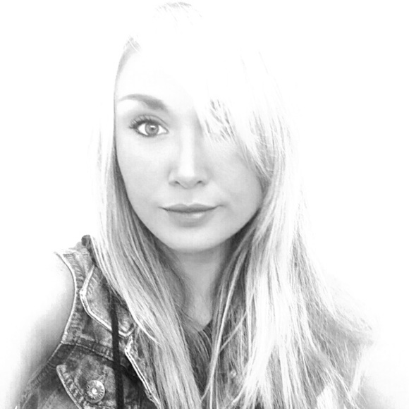 Meet your Posher, Samara - Picture 1 of 1