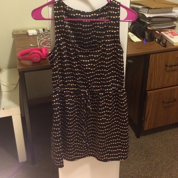 Pink triangle print dress