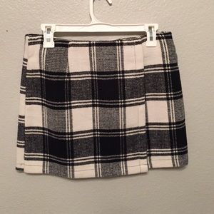 Size medium ORIGAMI SKIRT from forever21