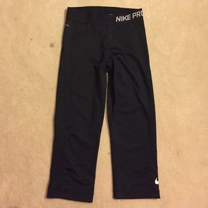 Nike pro cropped spandex pants