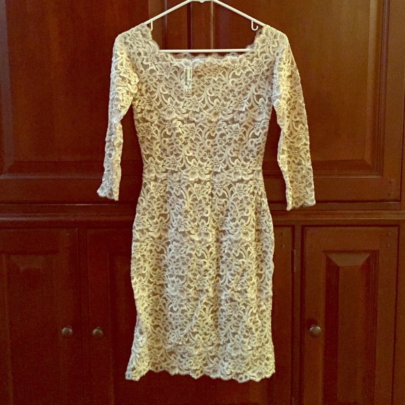 BEAUTIFUL LACE DRESS 👗. STUNNING.