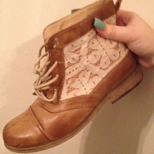 Adorable lace boots.