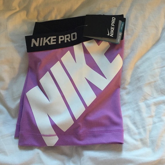 💜SOLD💜 NWT Nike Pros - Picture 2 of 3