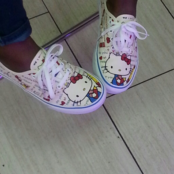 Hello Kitty Vans