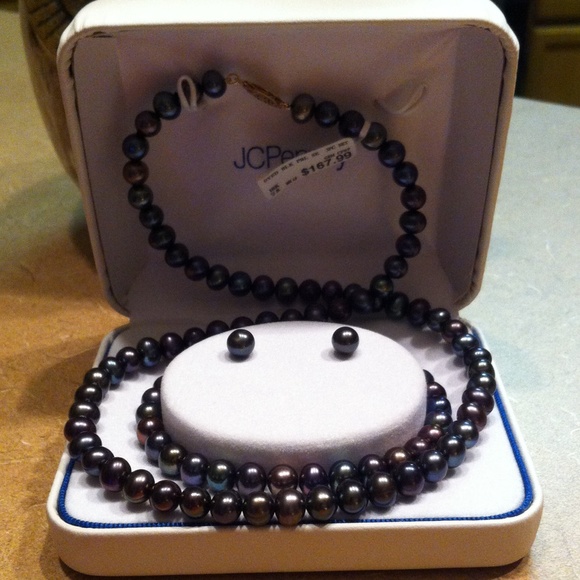 Dyed Black Pearls