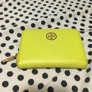 SOLD ✖️✖️Lime Green Tory Burch coin wallet