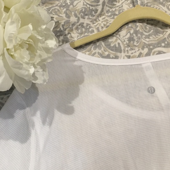 LULULEMON ATHLETICA | white striped shirt