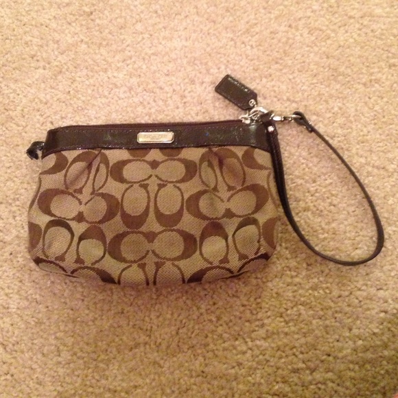 Coach wristlet - Picture 1 of 4